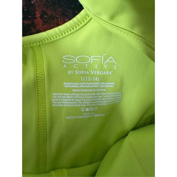 Sofia Vergara active lime green crop top - Picture 4 of 6
